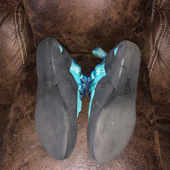 Kira Climbing shoes - Picture 3 of 3